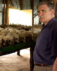 Romeo Dallaire Général canadien Roméo Dallaire qui commandait la Mission des Nations unies pour l'assistance au Rwanda