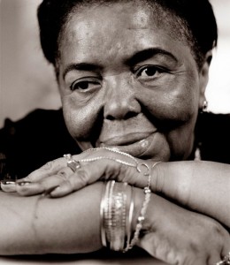 Cesaria Evora Cesária Évora, née le 27 août 1941 à Mindelo sur São Vicente au Cap-Vert, est une chanteuse capverdienne. Elle est surnommée La Diva aux pieds nus, surnom dû à son habitude de se produire pieds nus, en soutien aux sans-abri, femmes et enfants pauvres de son pays.
