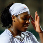 Serena Jameka Williams est une joueuse de tennis américaine née le 26 septembre 1981 à Saginaw, dans l'État du Michigan. Elle a, à ce jour, remporté douze tournois du Grand Chelem en simple, onze en double dames avec sa soeur Venus Williams et deux en double mixte, soit un total de vingt-cinq, ce qui fait d'elle une des plus grandes joueuses de l'histoire.