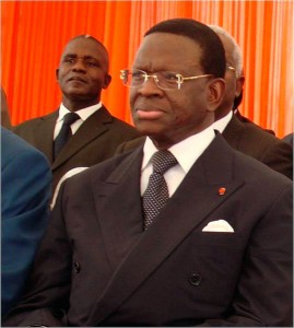 Laurent Dona Fologo Dona Fologo est actuellement président du Conseil économique et social de Côte d'Ivoire (CES), désigné à ce poste par le Président de la république, S.E.M Laurent Gbagbo.