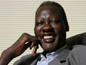 Manute Bol Manute Bol a été impliqué dans la marche pour la liberté, le Soudan Walk, qui a eut lieu en avril 2006. C'est une marche de trois semaines de l'immeuble des Nations Unies à New York jusqu'au Capitole à Washington, DC.