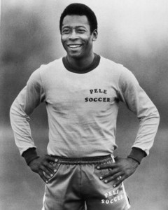 Pelé Edson Arantes do Nascimento, dit Pelé, né le 23 octobre 1940 à Três Corações (Brésil, État du Minas Gerais), est un ancien footballeur professionnel brésilien évoluant au poste d'attaquant. Il est considéré comme l'un des plus grands joueurs de tous les temps du football