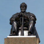 Statue de Jomo Kenyatta La statut de Jomo Kenyatta devant la Haute Cour du Kenya à Nairobi