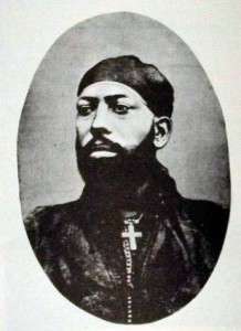 Menelik II Menelik II, conscient de la portée de la victoire d'Adoua, sait que la seule force militaire ne peut protéger son Empire. Ainsi, sans l'élaboration d'un véritable plan global, l'Éthiopie entre dans phase de modernisation, un bouleversement s'expliquant entre autres par l'intérêt du souverain pour les nouvelles technologies.