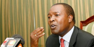 Njuguna S. Ndung’u Le Professeur Njuguna S. Ndung’u a été désigné pour être le gouverneur de la Banque centrale du Kenya depuis le 4 mars 2007. M. Ndung'u est professeur agrégé d'économie à l'Université de Nairobi et est titulaire d'un doctorat en économie de l'Université de Göteborg, en Suède.