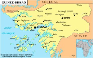 Carte de la Guinée-Bissao La Guinée-Bissau ou Guinée-Bissao, la République de Guinée-Bissao pour les usages officiels, est un pays lusophone de l'Afrique de l'Ouest. Sa capitale est Bissau. Le pays fait partie de la CEDEAO (Communauté économique des États de l'Afrique de l'Ouest).