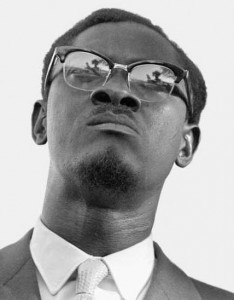 Patrice Lumumba Patrice Lumumba fut très regretté après sa mort par toute la communauté des pays non-alignés, y compris par un de ses bourreaux, le général Mobutu qui le consacra héros national en 1966.