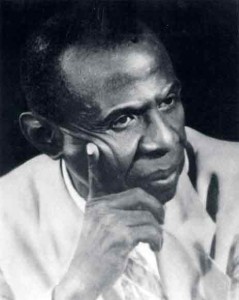 Jean Price Mars Jean Price Mars ou Jean Price-Mars est un médecin, ethnographe, diplomate, homme d'État, pédagogue, philosophe, essayiste et écrivain haïtien, né le 15 octobre 1876 à la Grande-Rivière-du-Nord, décédé le le 1ermars 1969 à Pétionville.