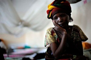 Viol au congo Clara une Congolaise de 16 ans, quelques jours après son agression à Kinshasa, capitale défigurée par la misère, où le fléau du viol s'immisce dans le quotidien des femmes