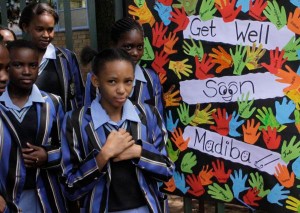 Mandela hopital De jeunes étudiants n'ont que des messages de réconforts pour Madiba