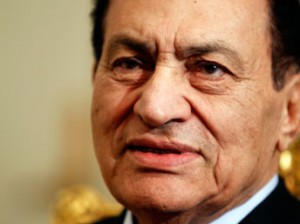 Hosni Moubarak Mohammed Hosni Moubarak est né le 4 mai 1928. Après l'assassinat du président de la République Anouar el-Sadate, en octobre 1981, Hosni Moubarak lui succède au poste de chef du gouvernement et se présente à la présidence de la République, élection qu'il remporte le 14 octobre 1981