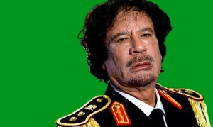 manifeatations en Libye Porté au pouvoir après des élections en 1969, Muammar al-Kadhafi instaura une République arabe et socialiste, sur le modèle de l'Égypte dirigée par Gamal Abdel Nasser. Elle était gouvernée par un Conseil révolutionnaire.