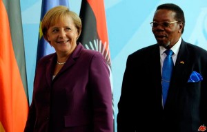 Ange merkel et Bingu wa Mutharika La chancelière allemande Angela Merkel, rencontre le président du Malawi Bingu wa Mutharika à Berlin, le jeudi 2 septembre 2010