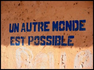 un autre monde est possible slogan du Forum Social Mondial Le 7e Forum social mondial officiel s'est tenu du 20 au 25 janvier 2007 à Nairobi (Kenya), tandis qu'un important forum s'est également tenu aux États-Unis. L'année 2007 a marquée une étape dans l’internationalisation des forums sociaux, huit ans après les mobilisations de Seattle contre l’OMC et sept ans après la première rencontre de Porto Alegre.