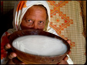 Le gavage en Mauritanie La Mauritanie est le seul pays africain où la tradition du gavage existe toujours. Quand les fillettes atteignent l’âge de six ans, elles sont forcées par leur mère à manger et à boire d'énormes quantités de nourriture, souvent pendant toute la nuit.