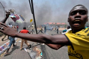 Emeutes au Nigeria Des milliers des gens ont été déplacées par les émeutes meurtrières dans le nord du Nigéria