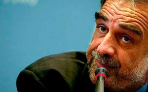 Luis Moreno-Ocampo Luis Moreno-Ocampo défend plusieurs personnages controversés, dont Diego Maradona, l'ancien ministre de l'économie Domingo Cavallo et un prêtre accusé d'abus sexuels sur mineurs3. Il représente les victimes lors de la procédure d'extradition de l'ancien criminel de guerre nazi Erich Priebke