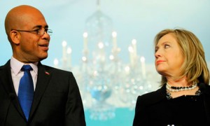 Michel Martelly et Hilary Clinton Le président Haitien élu Michel Martelly, aux cotés de la secrétaire d'État des États-Unis Hilary Clinton