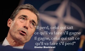 Anders Fogh Rasmussen Anders Fogh Rasmussen est secrétaire général de l'OTAN. Il fut premier ministre du Danemark du 27 novembre 2001 au 5 Avril 5 2009. Proche de l'administration Bush, il soutiendra en 2003 la guerre en Irak en y envoyant des troupes danoises, mettant fin à près de 100 ans de non engagement militaire du pays. Il soutiendra la détention contestée de terroristes présumés à Guantánamo. Sous son gouvernement, le Danemark sera l'un des premiers pays a envoyer des troupes en Afghanistan