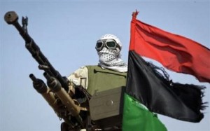 rebels libyen L'ancien Premier ministre Djadallah Azouz Al Talhi a invité les opposants au régime au dialogue en leur proposant de « donner une chance au dialogue national pour résoudre la crise, à contribuer à la fin du bain de sang et à ne pas fournir une occasion aux étrangers de venir prendre à nouveau le contrôle de notre pays » sans toutefois préciser la teneur des compromis que pourrait accepter Kadhafi. Cette proposition fut rejetée par le Conseil national de transition aussi connue sous le nom de Conseil national anti-Kadhafi et Conseil national libyen
