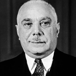 Rafael Trujillo Rafael Leónidas Trujillo Molina (San Cristóbal, 24 octobre 1891- Ciudad Trujillo, 30 mai 1961) est un militaire et homme politique dominicain qui fut à deux reprises le président de la République dominicaine, mais de 1930 à sa mort en 1961, il exerce un pouvoir sans partage sur le pays, même sans titre officiel, il était El Jefe (Le Chef).