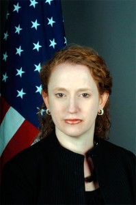 Suzanne Nossel Suzanne Nossel est devenu secrétaire d'État adjoint des Etats-Unis pour les affaires des organisations internationales en 2009. Auparavant, elle a été vice-président de la Stratégie et des Opérations pour le Wall Street Journal, de 2005 à 2007. Après avoir quitté l'ONU, elle a travaillé dans le développement des affaires pour le média Allemand Bertelsmann (2001-2005) le premier groupe de médias européen.