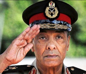 Mohamed Hussein Tantawi Le 11 février 2011, après 18 jours de révolte du peuple, le président Moubarak démissionne et laisse le pouvoir au ministre de la Défense et commandant en chef des forces armées égyptiennes, Tantawi. Il devient alors le chef de la junte militaire qui hérite du pouvoir sous le nom de Conseil suprême des forces armées, ce qui fait de lui le chef de l'État égyptien par intérim de facto.