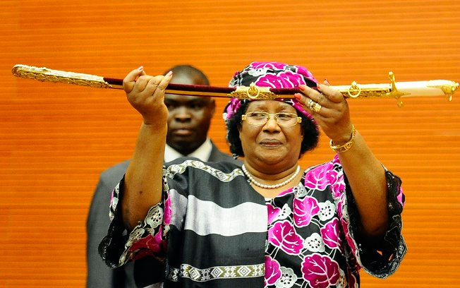 joyce-banda Le continent africain dispose désormais d'une seconde femme présidente, Joyce Banda