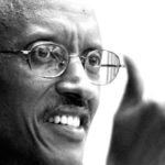 Paul Kagame Après son mariage, Kagame fut envoyé, en juin 1990, aux États-Unis pour un stage de commandement militaire (Command Staff) à Fort Leavenworth au Kansas.
