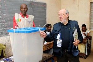 Une centaine d'observateurs de l'UE ont visité 789 sur 17 983 bureaux de vote