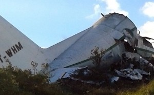L’Algérie observera trois jours de deuil à partir de mercredi pour les 77 personnes tuées dans l’écrasement d’un avion de transport militaire le 11 février 2014