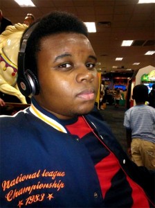 Michael Brown 18 ans, tué en plein jour par un policier le 9 août 2014 alors qu’il n’était pas armé. Le policier a fait feu à plusieurs reprises.